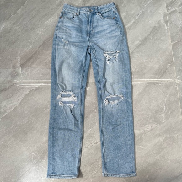 Women’s American Eagle Distressed Ripped Mom Straight Jean Size 0 - Picture 3 of 16